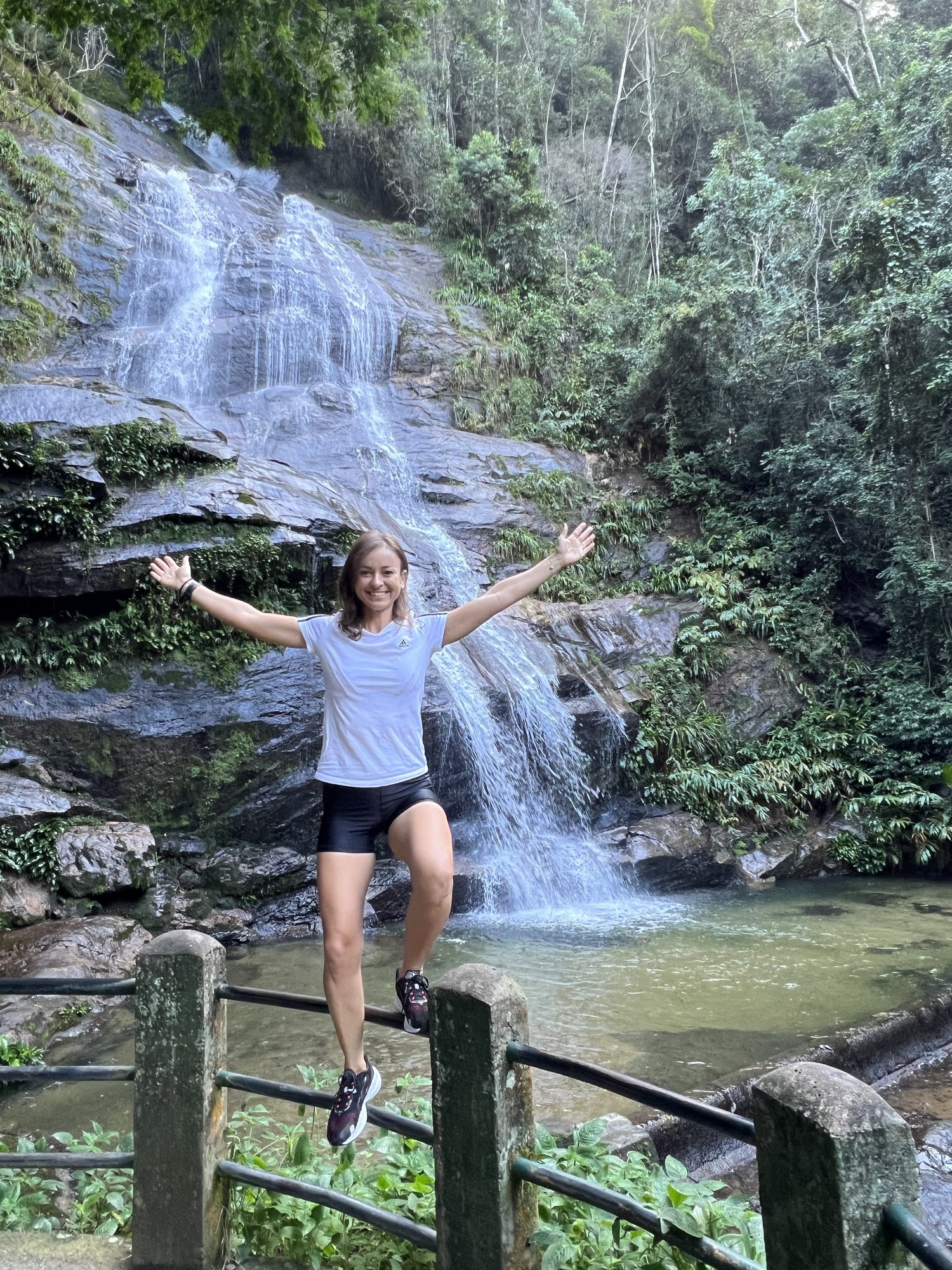 Trilheira na cascata da Floresta da Tijuca