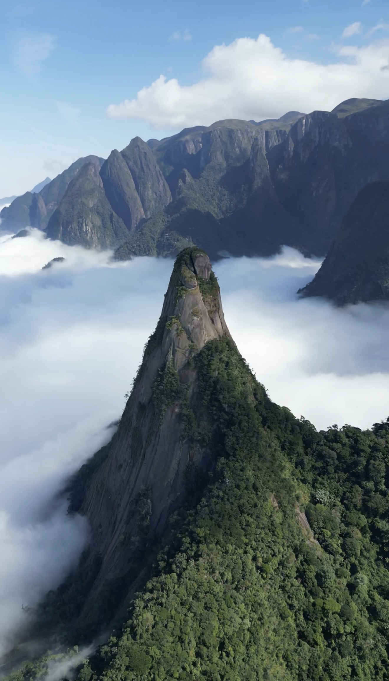 Dedo de Nossa Senhora na Serra dos Órgãos