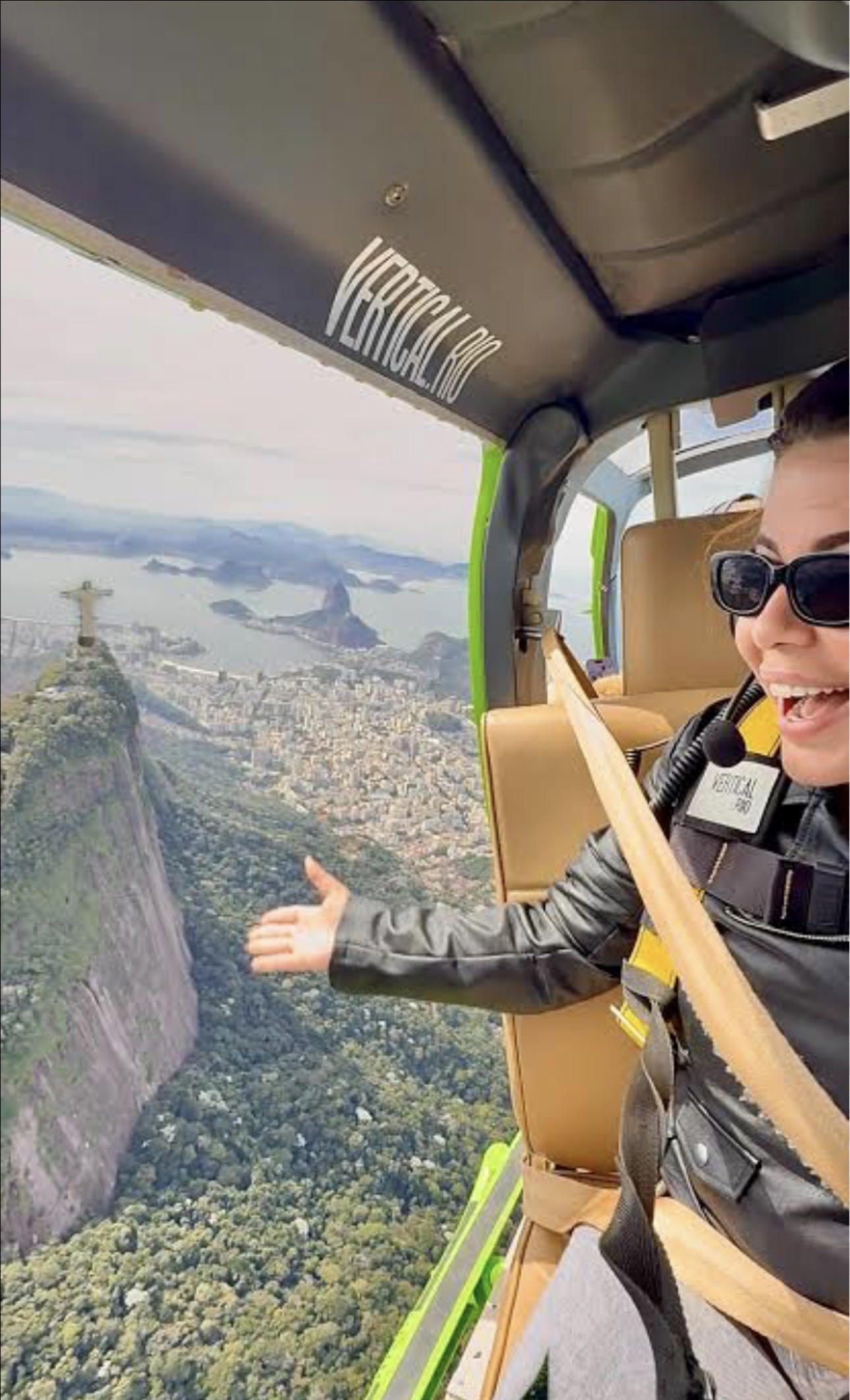 Helicóptero Doors Off sobre o Rio de Janeiro