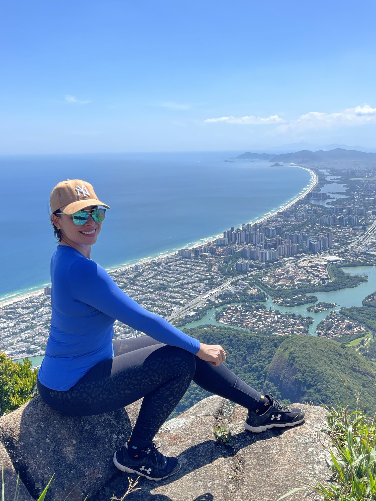 Vista panorâmica do topo da Pedra da Gávea no Rio de Janeiro